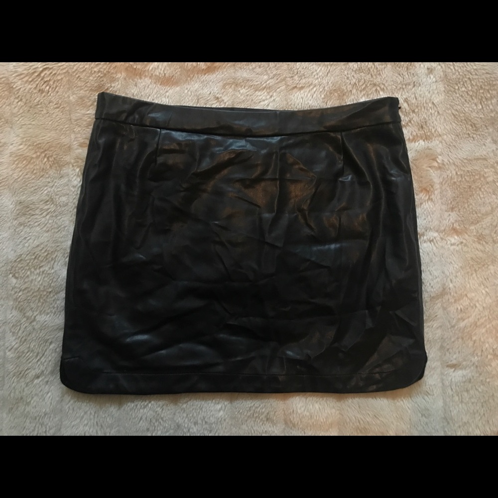 Gap faux leather skirt size 8